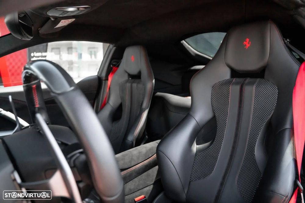 Ferrari 812 Superfast 6.5 V12 - 22