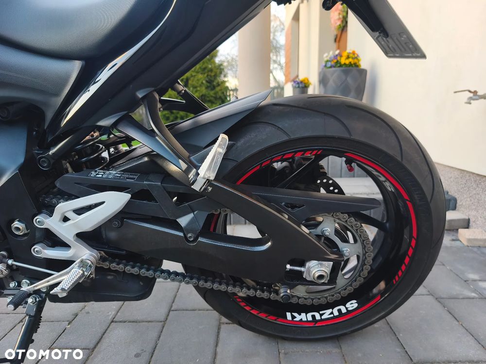 Suzuki GSX 1000 - 18