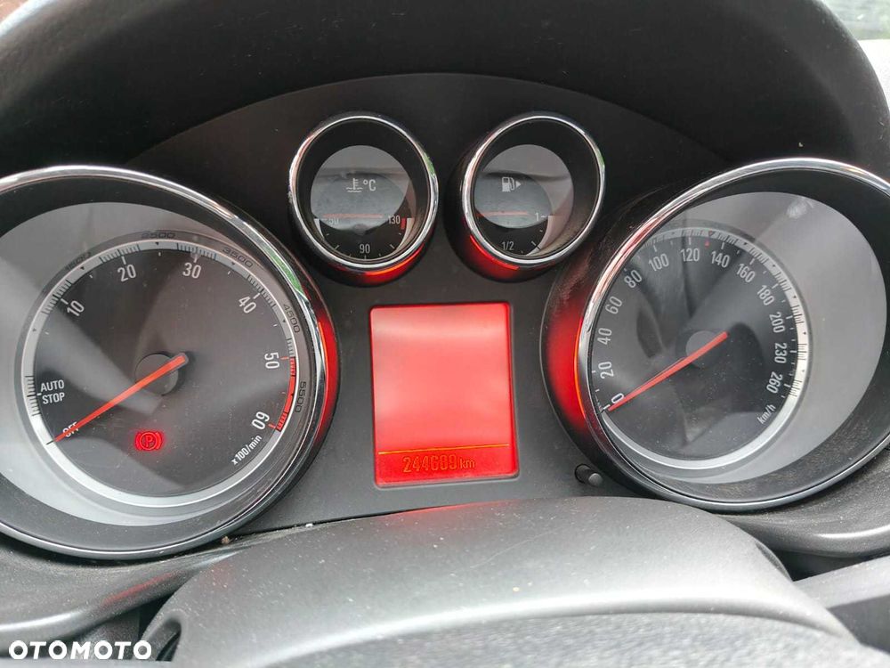 Opel Insignia - 8