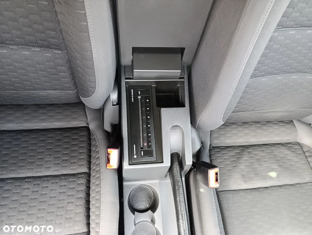 Volkswagen Touran - 30