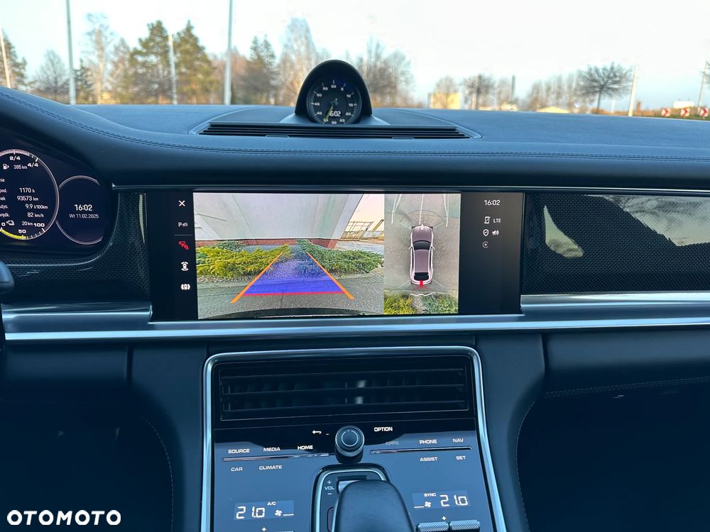Porsche Panamera - 24
