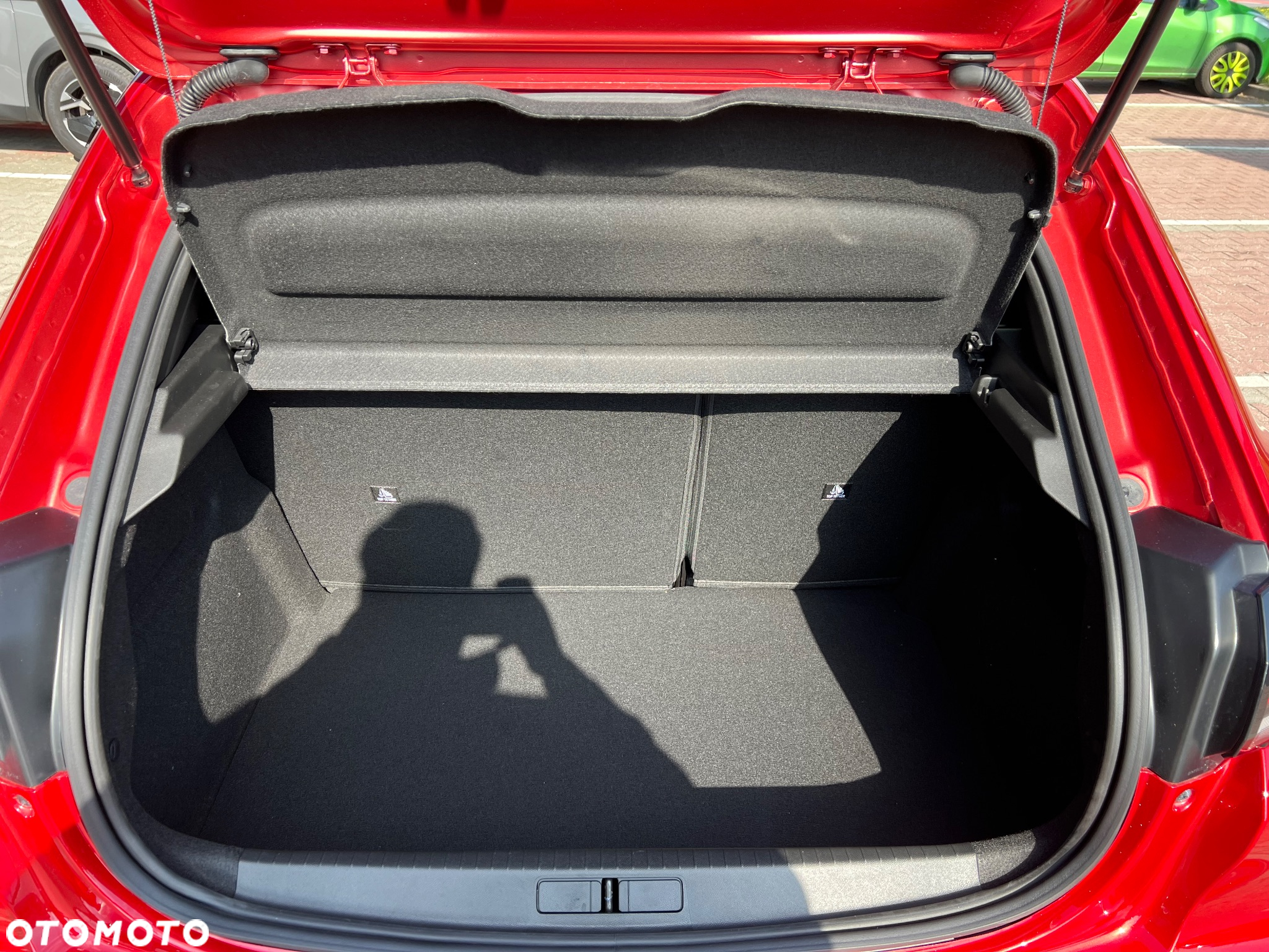 Peugeot 208 1.2 mHEV Allure - 17
