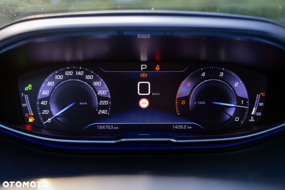 Peugeot 5008 1.5 BlueHDi Allure S&S EAT8 - 11