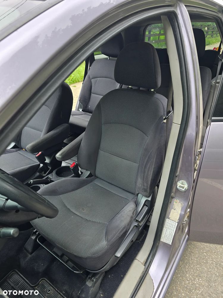 Mitsubishi Grandis 2.0 DI-D 7-Sitzer Intense - 23