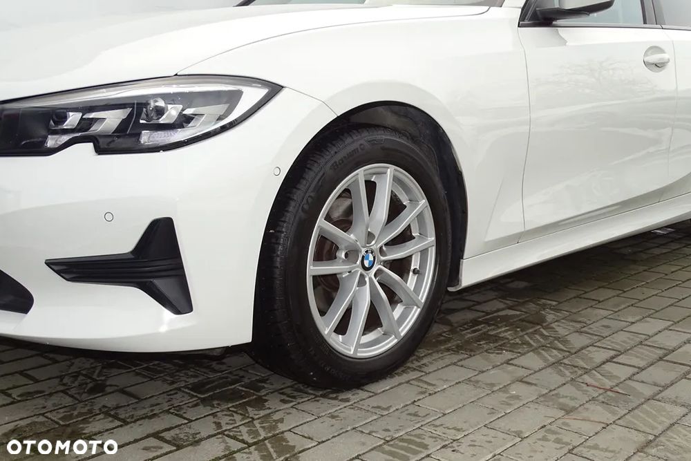 BMW Seria 3 318d Edition Luxury Line Purity - 7