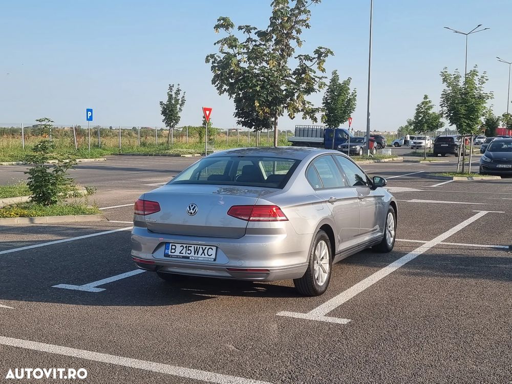 Volkswagen Passat 2.0 TDI Trendline - 25