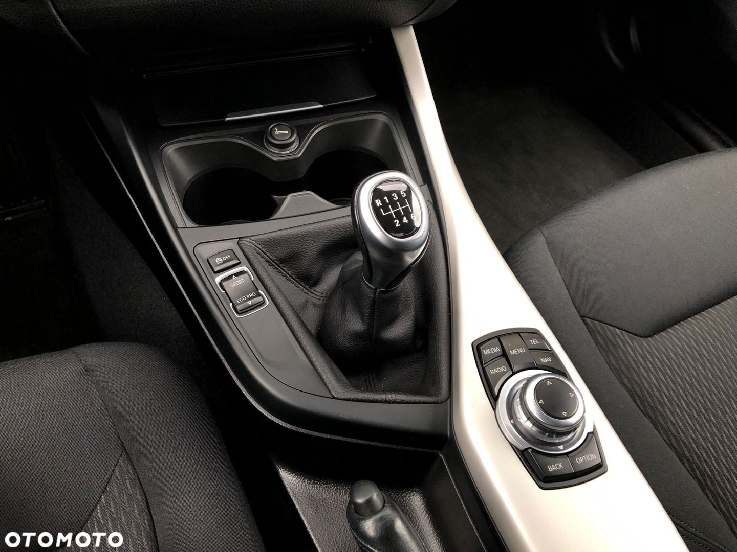 BMW Seria 1 118d - 23