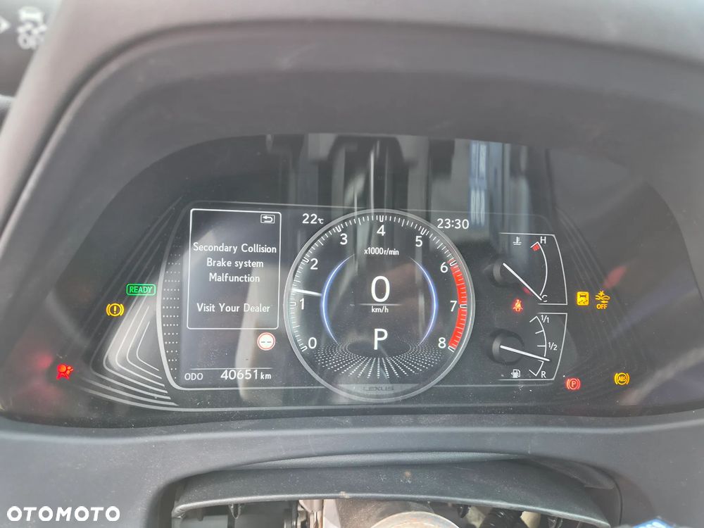 Lexus UX 250h - 11