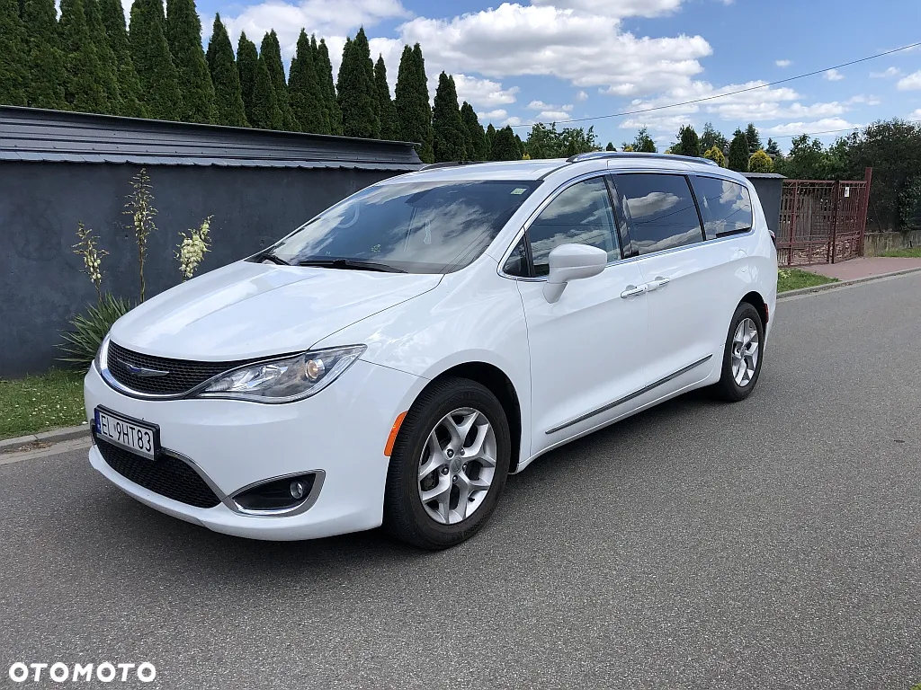 Chrysler Pacifica - 7