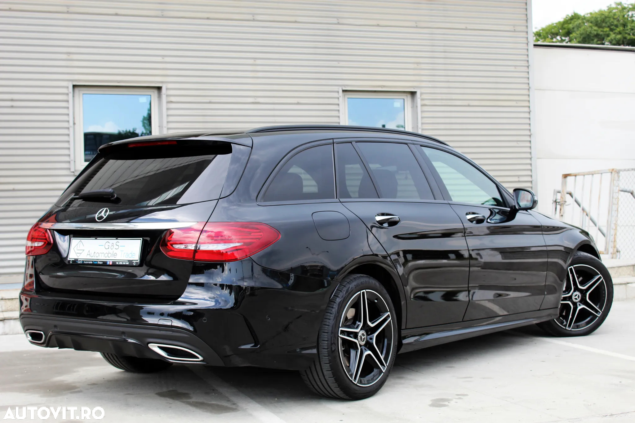 Mercedes-Benz C 220 d 4Matic T 9G-TRONIC AMG Line - 4