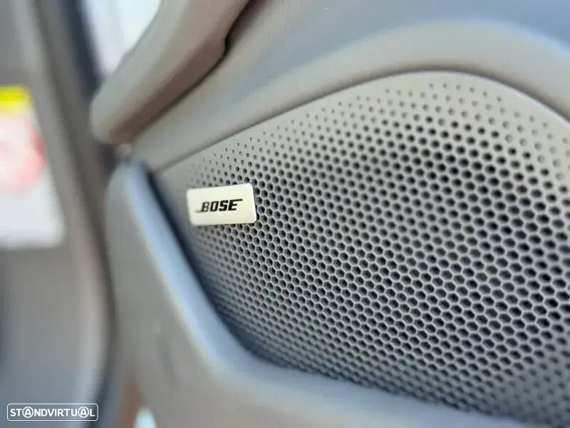 Porsche Taycan Turbo - 26