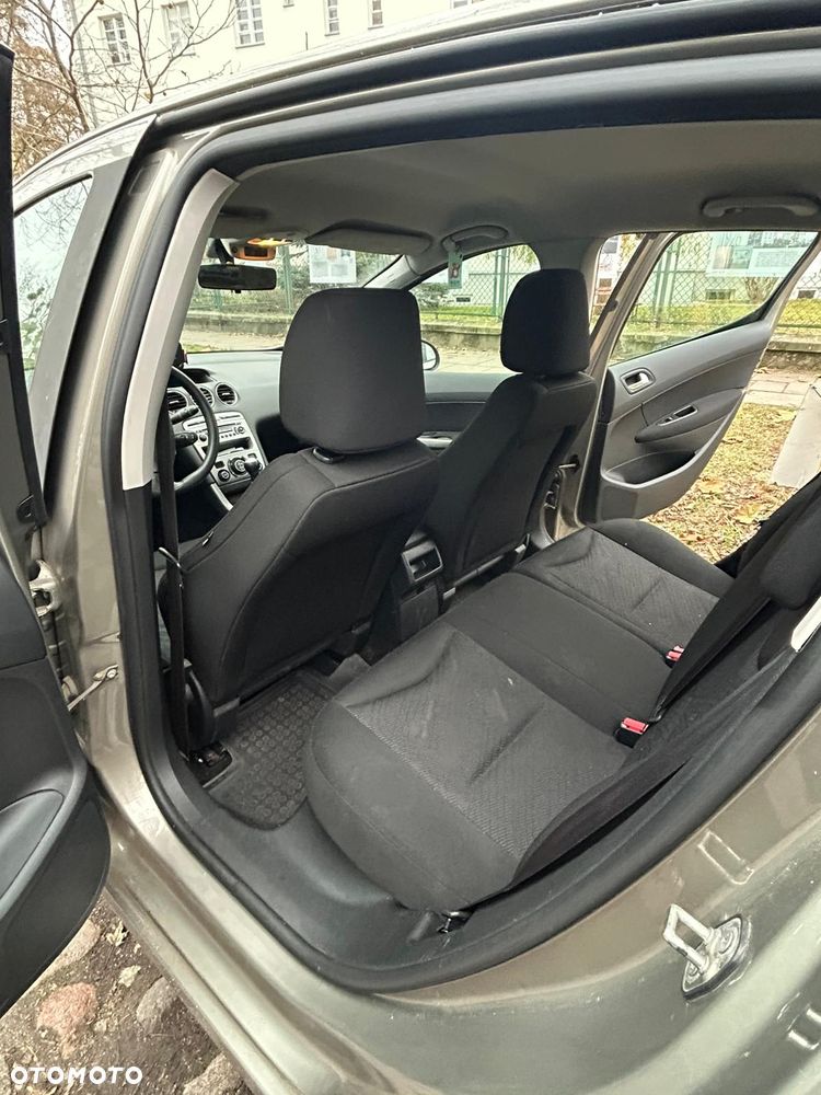 Peugeot 308 - 8
