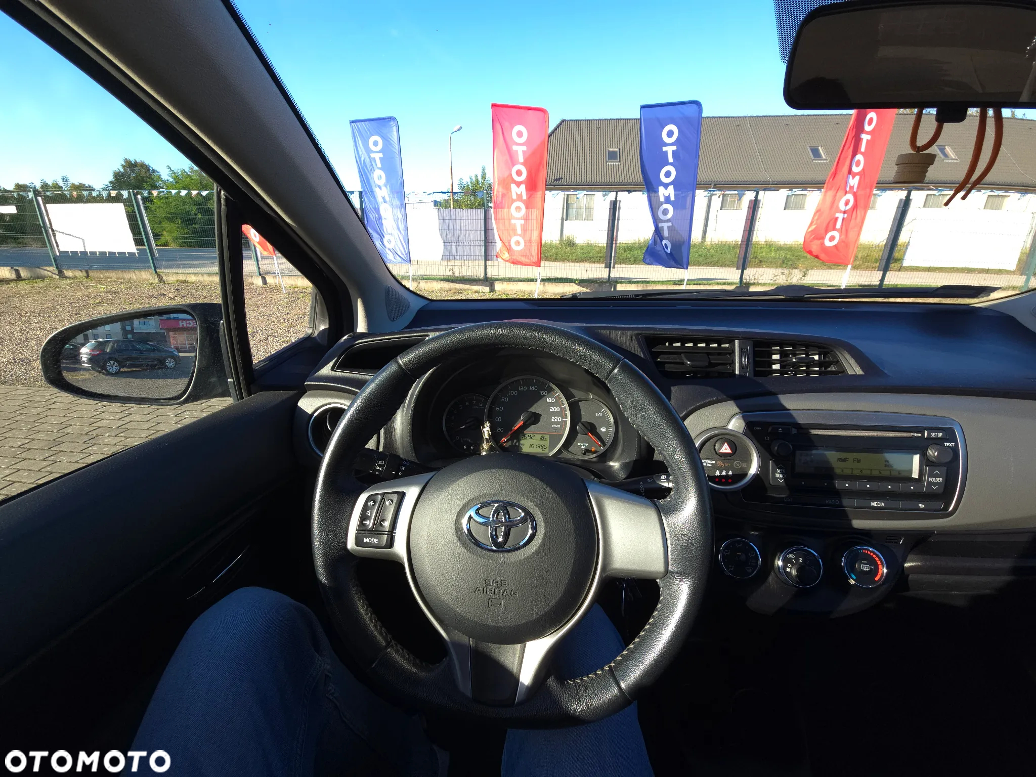 Toyota Yaris 1.0 Luna - 27