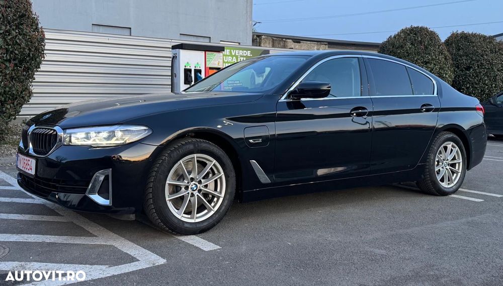 BMW Seria 5 520e Aut. - 3
