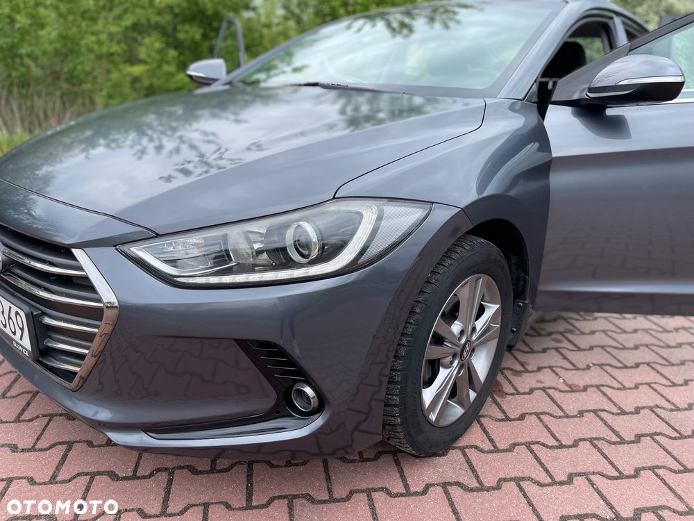 Hyundai Elantra 1.6 Classic Plus - 3