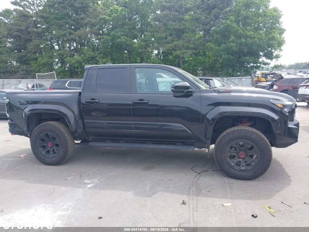 Toyota Tacoma - 7