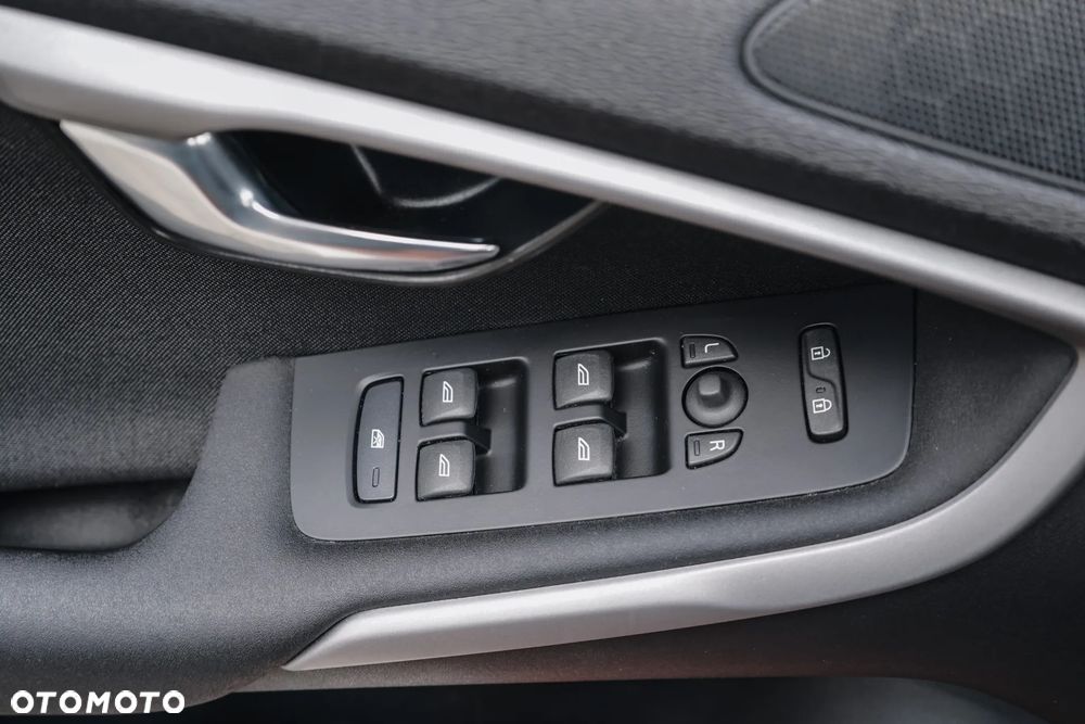 Volvo V40 D2 Momentum - 24