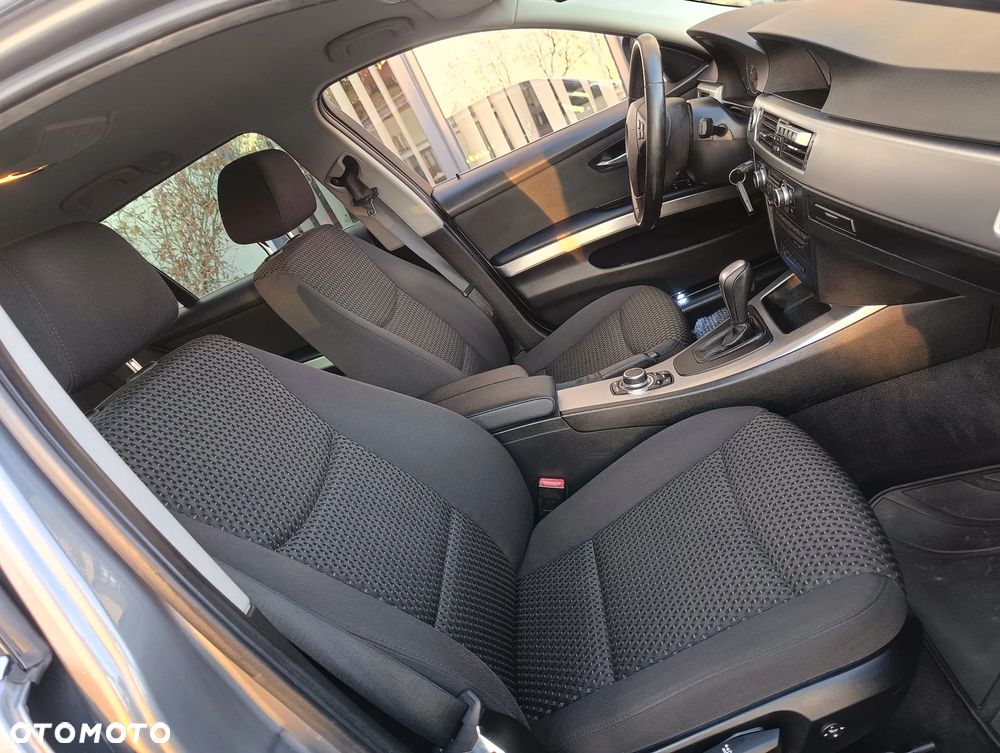 BMW Seria 3 320d DPF Edition Exclusive - 21