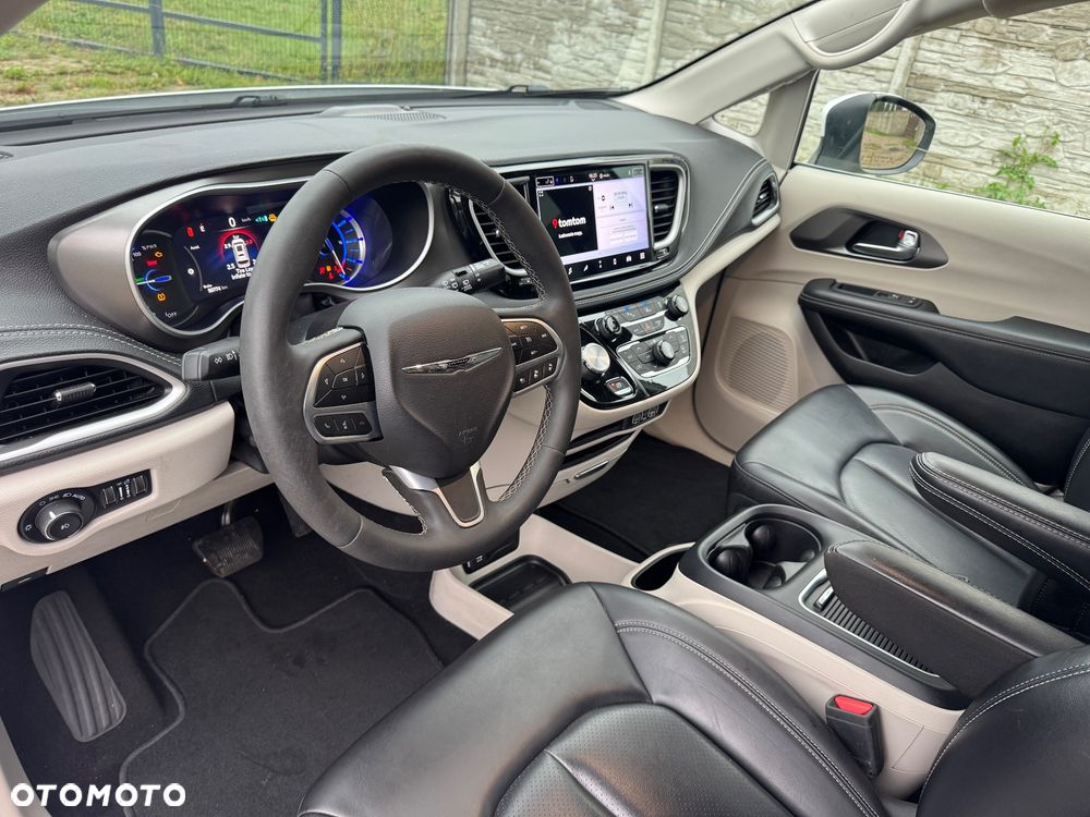 Chrysler Pacifica - 7