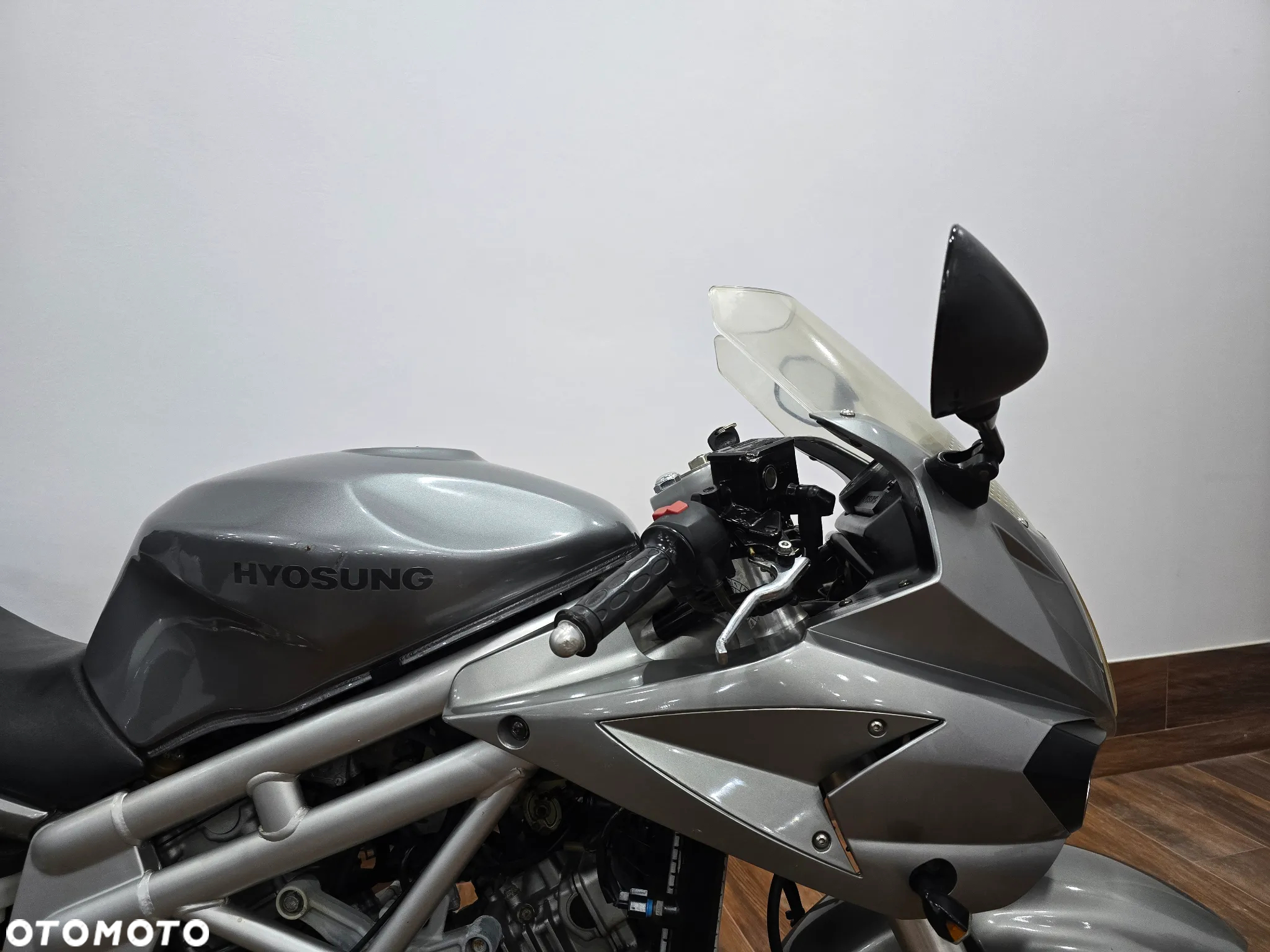 Hyosung GT - 25