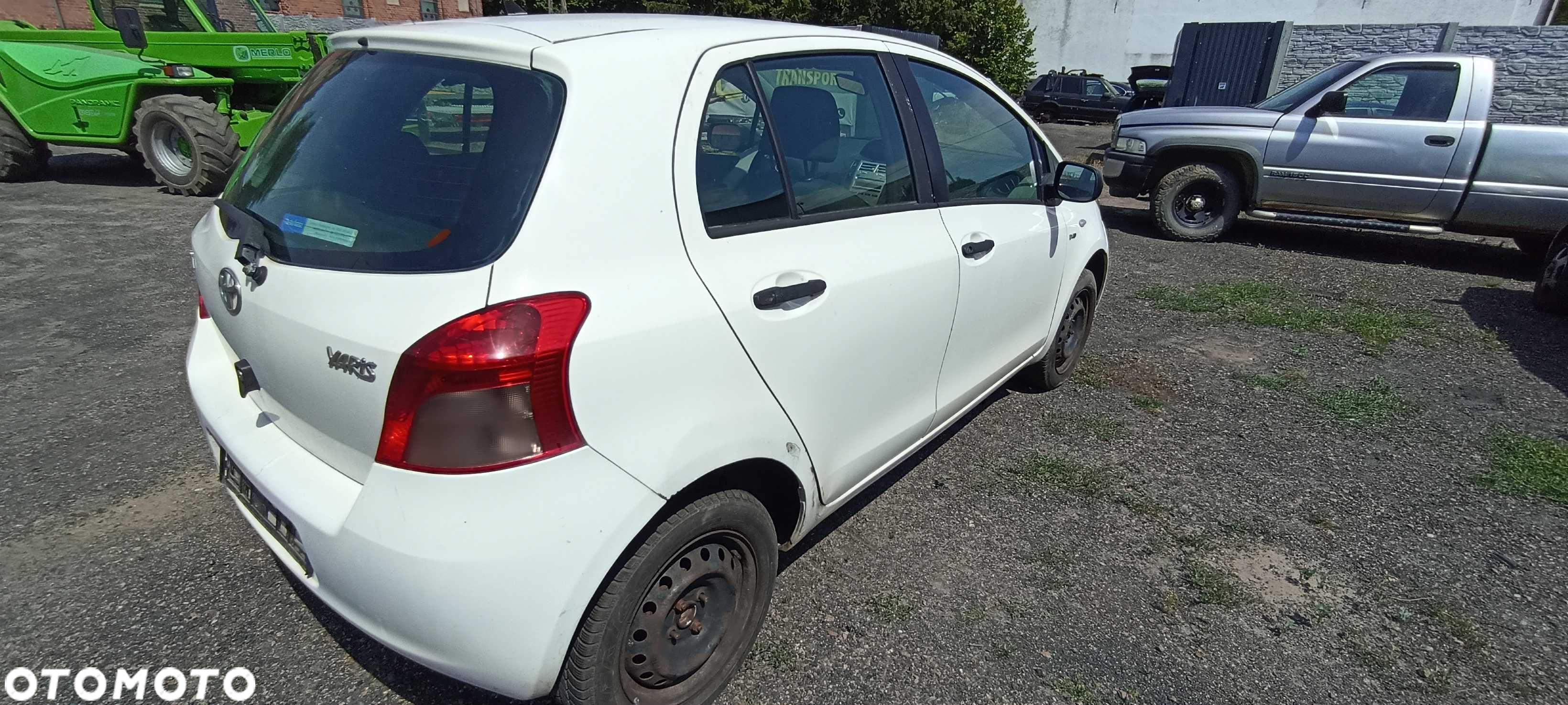 klapa bagażnika szyba  tył  toyota yaris  1.4 d4d  lak 068 - 2