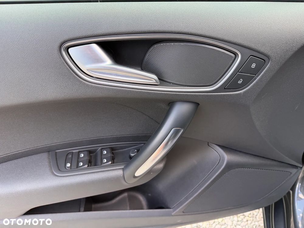 Audi A1 Sportback 1.4 TFSI cylinder on demand S line edition m S line Sportpaket - 28