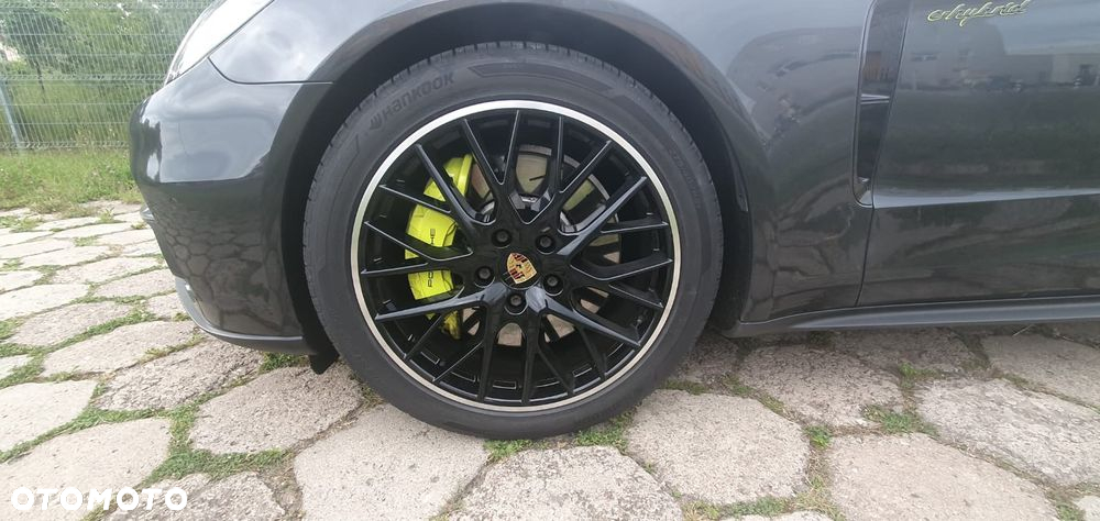Porsche Panamera 4 E-Hybrid - 21