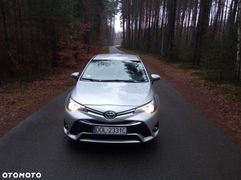 Toyota Avensis - 1