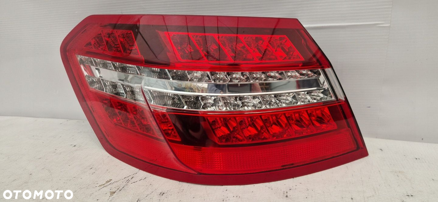 MERCEDES E-KLASA 212 SEDAN LED LAMPA TYLNA LEWA - 2