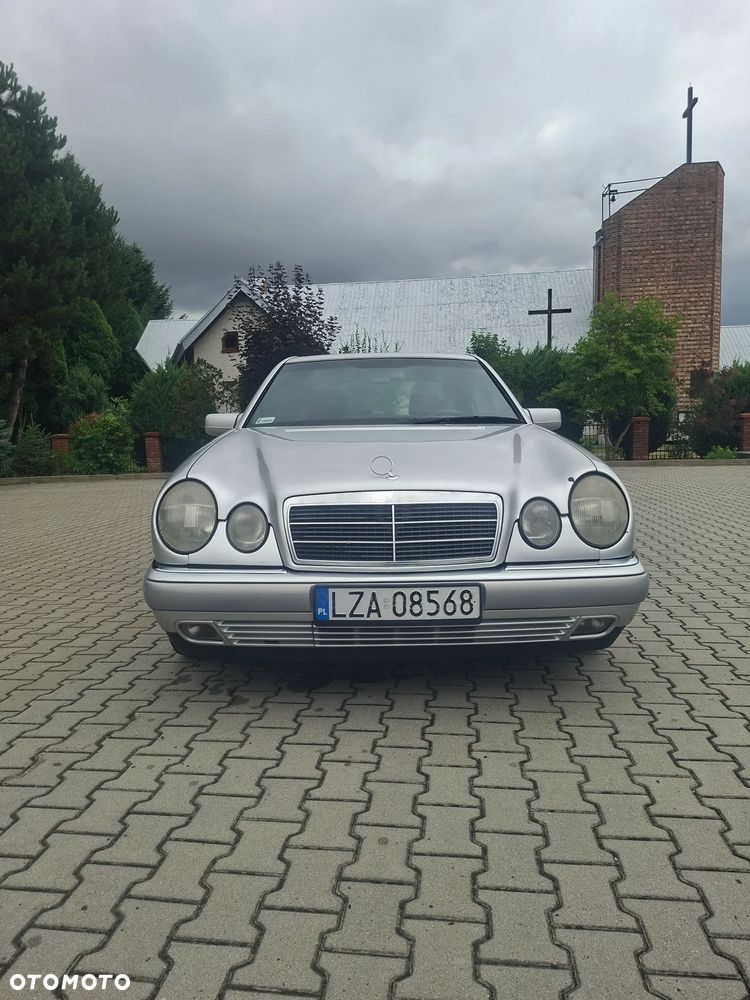 Mercedes-Benz Klasa E - 6