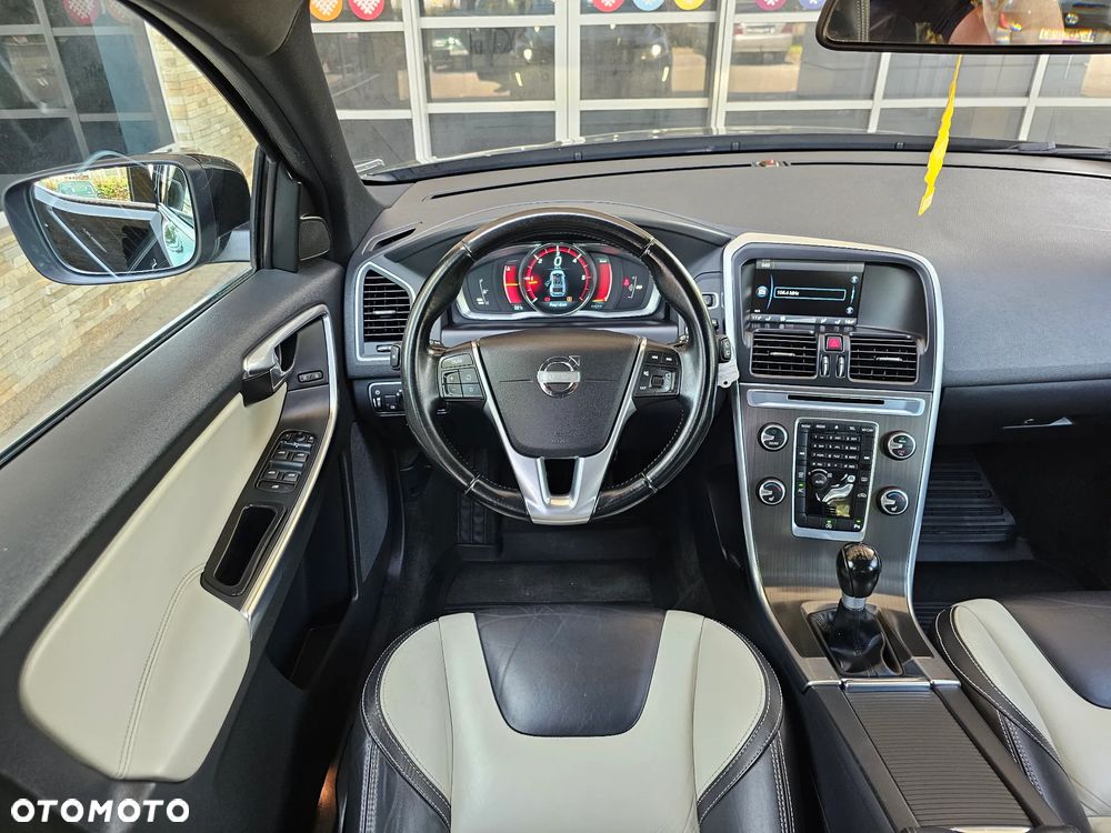 Volvo XC 60 D4 Momentum - 23