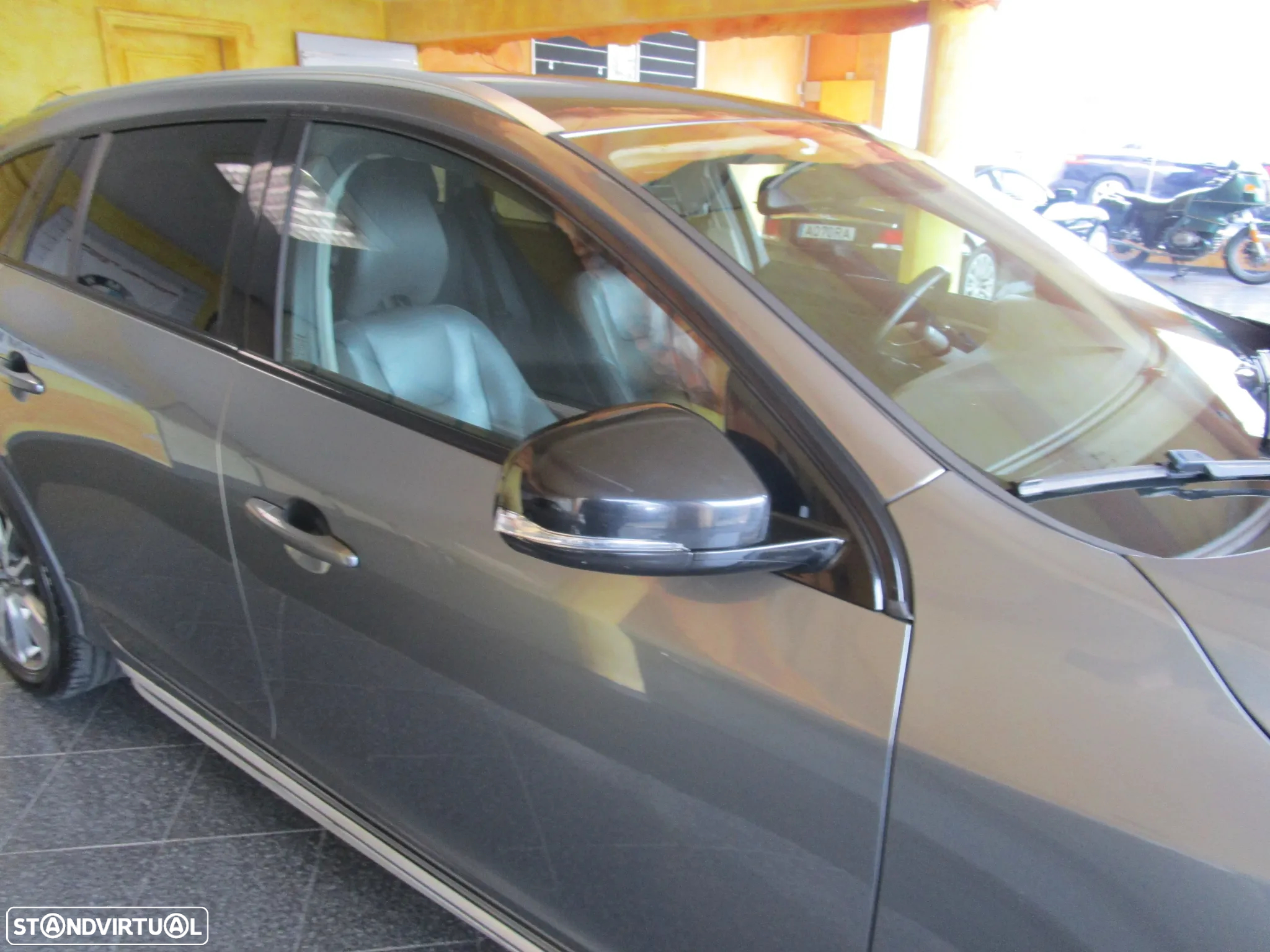 Volvo V60 Cross Country 2.0 D4 Summum Geartronic - 16