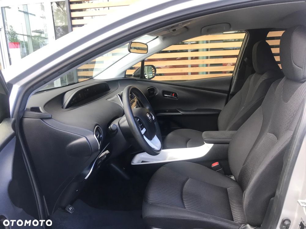 Toyota Prius 1.8 Hybrid Premium - 32