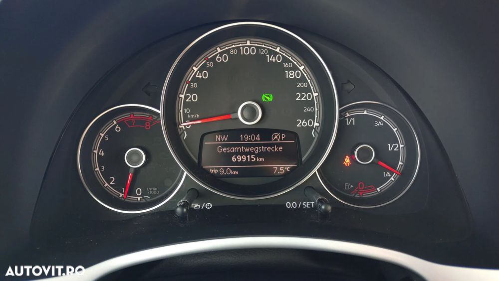 Volkswagen New Beetle - 17