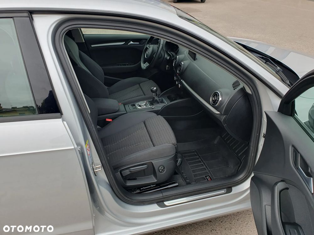 Audi A3 Sportback - 12