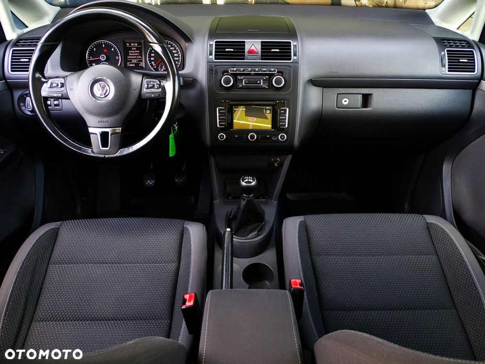 Volkswagen Touran - 22