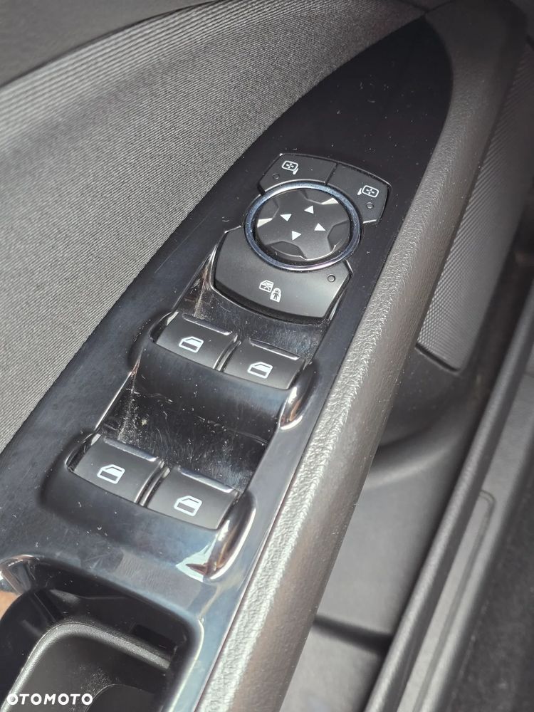 Ford Mondeo 1.5 EcoBoost Gold X (Trend) - 29