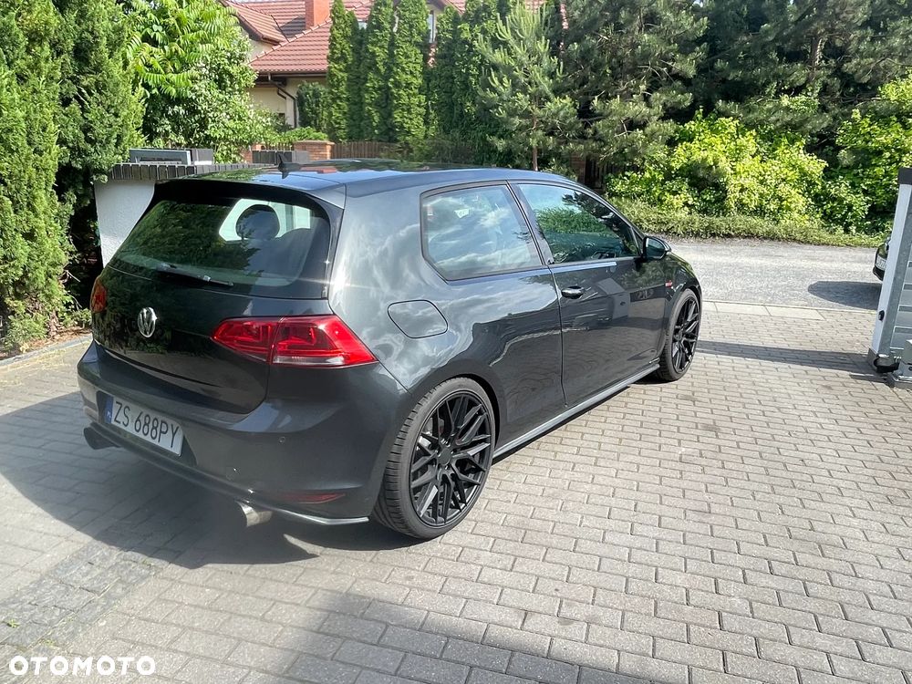 Volkswagen Golf GTI (BlueMotion Technology) - 4