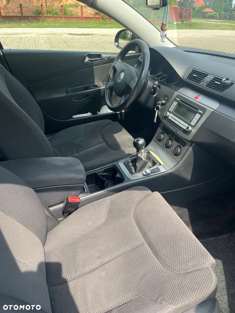 Volkswagen Passat 1.9 TDI Comfortline - 19