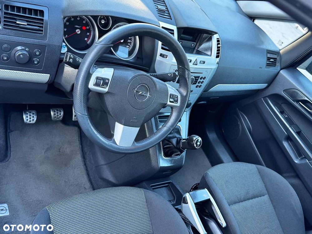 Opel Zafira - 12