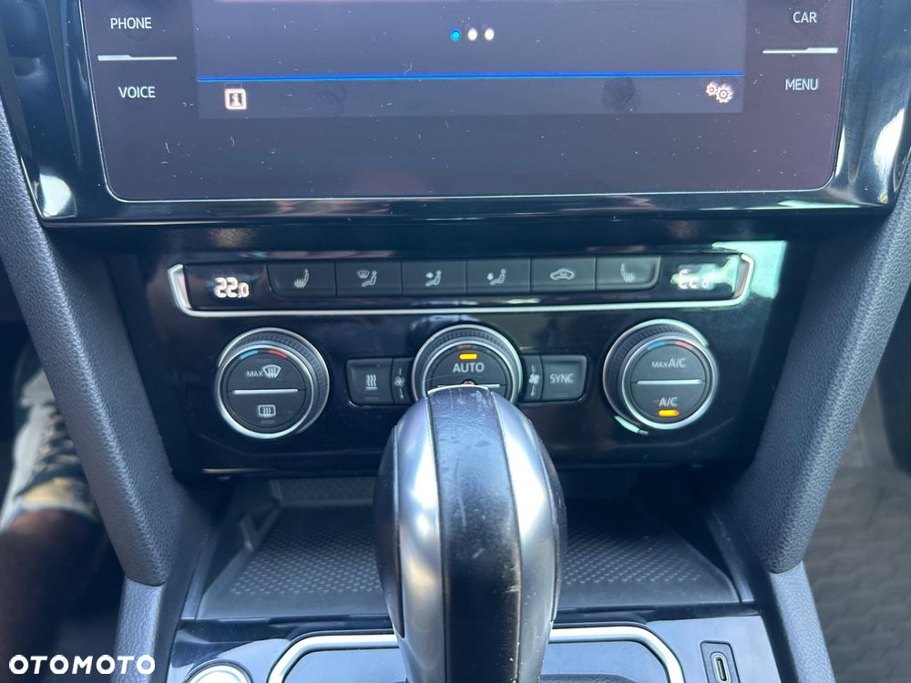 Volkswagen Passat - 37