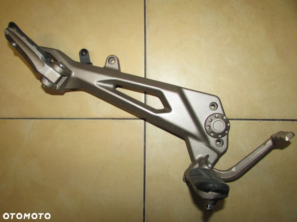 ZONTES G1 125 scrambler podnóżek set prawy - 1