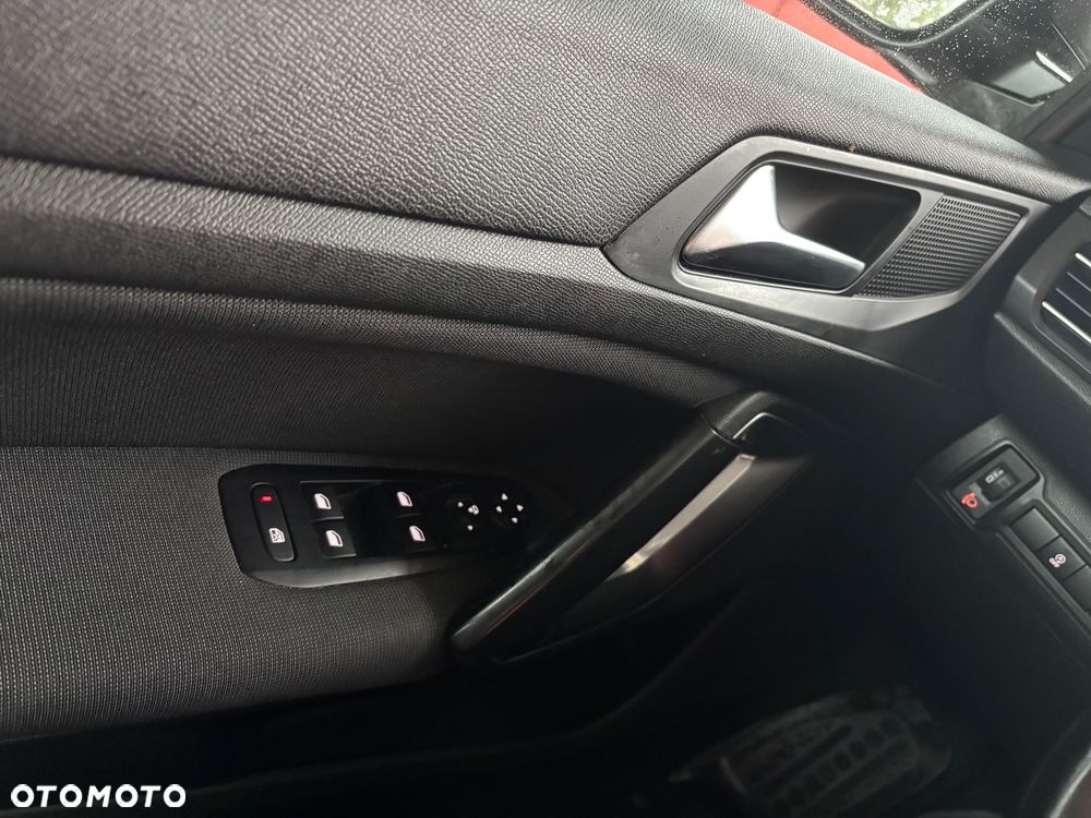 Peugeot 308 1.2 PureTech Active S&S EAT6 - 23