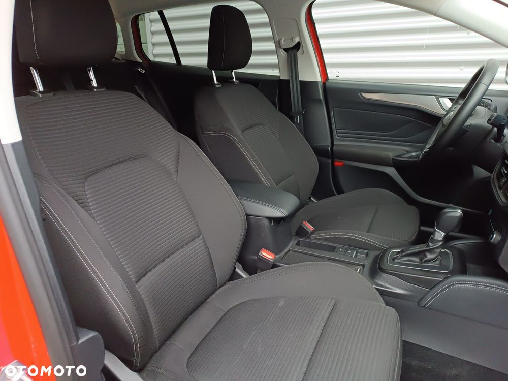 Ford Focus 1.0 EcoBoost mHEV Titanium X - 19