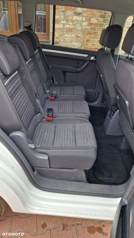 Volkswagen Touran 2.0 TDI DPF BlueMotion Technology DSG Cup - 15