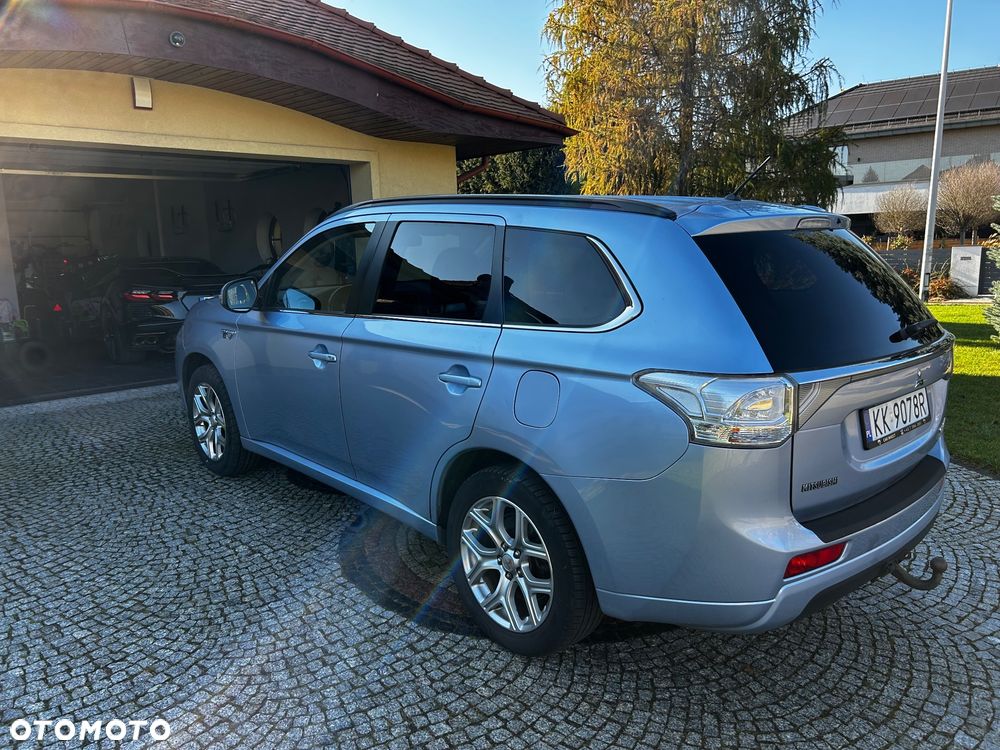 Mitsubishi Outlander 2.0 4WD Top - 26