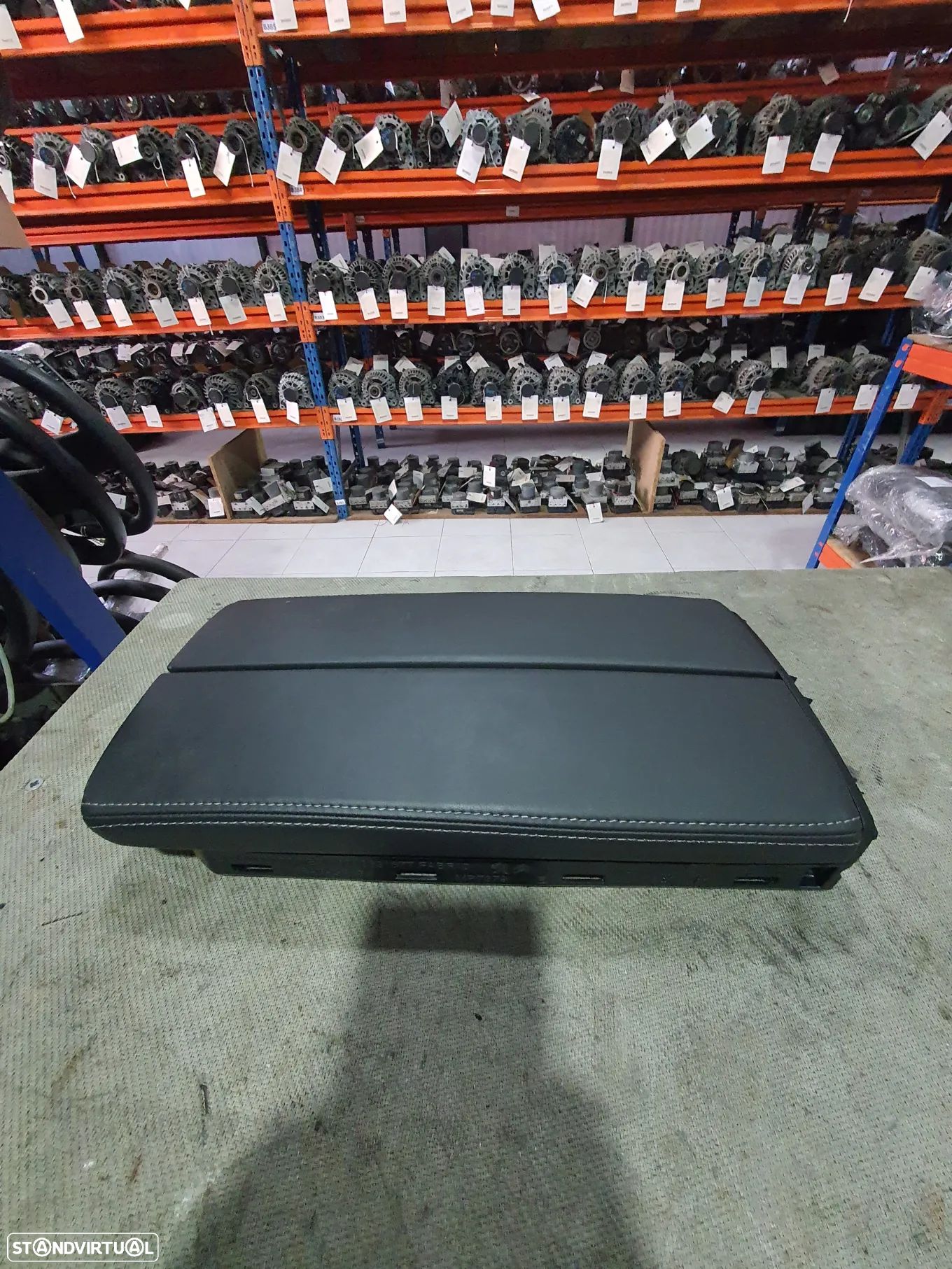 APOIO DE BRAÇO CITROEN DS7 / 9810631877 - 1