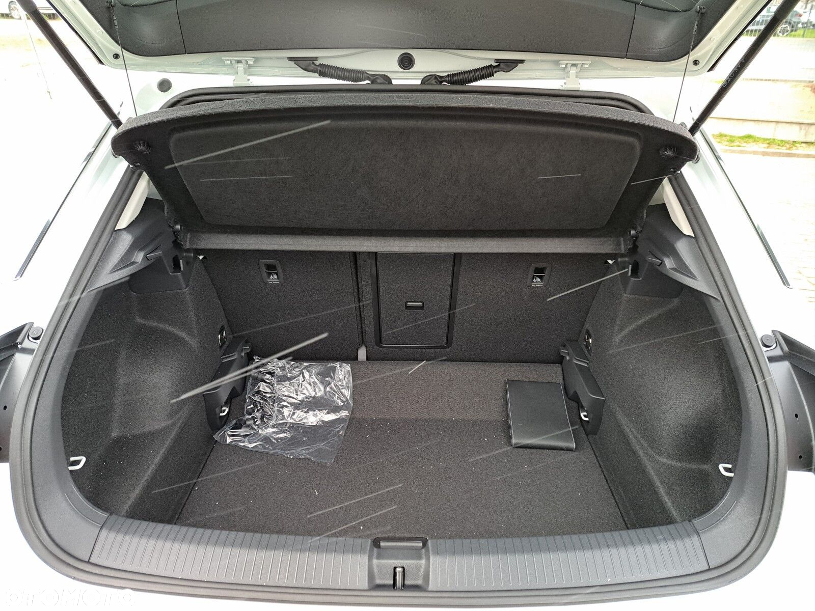 Volkswagen T-Roc 1.5 TSI Life Plus DSG - 10