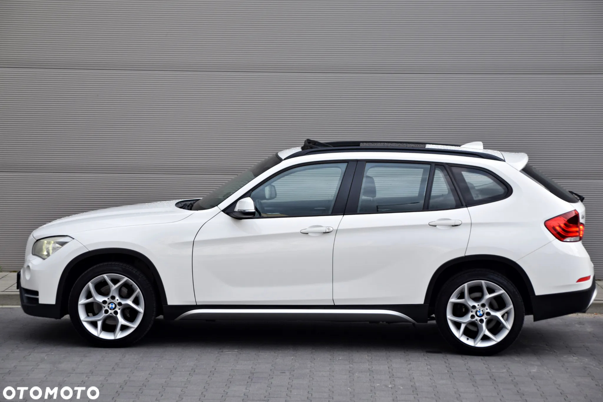 BMW X1 sDrive18d xLine - 11