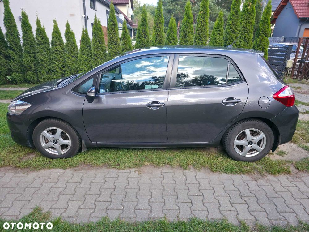 Toyota Auris - 1